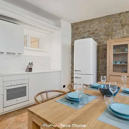 La Tana Della Faina, Terremarine Apartment Biassa